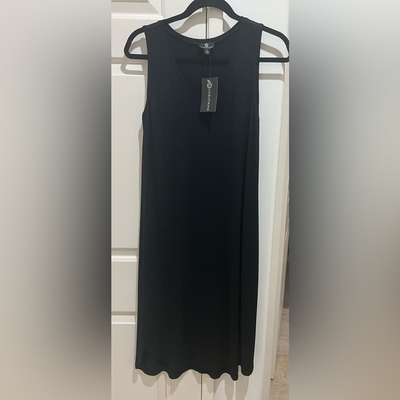 Dress - Picture 1 of 2